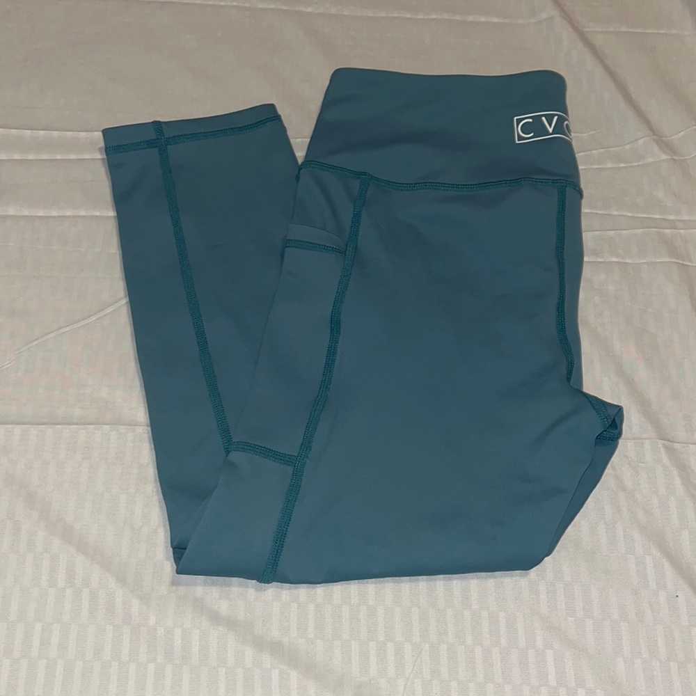 Cvg sage green capri leggings